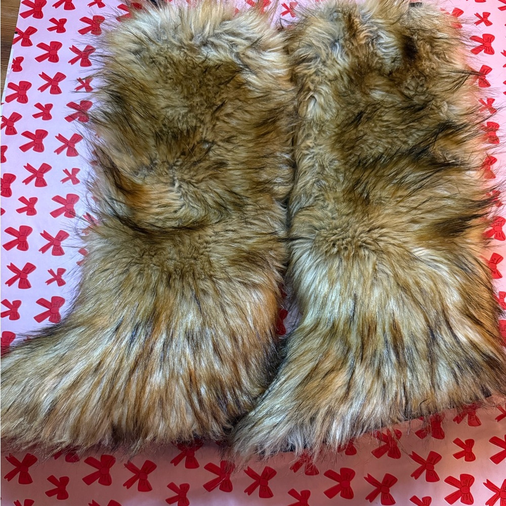Chic Faux Fur Leg Warmers in Brown and Black